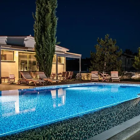 בית נופש Haus In Rogocana Mit Privatem Garten