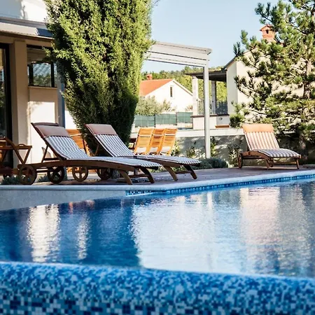 בית נופש Haus In Rogocana Mit Privatem Garten